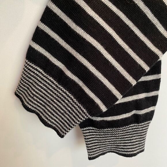 AMOUR VERT Kaitlyn Striped Pullover Sweater - Picture 8 of 10